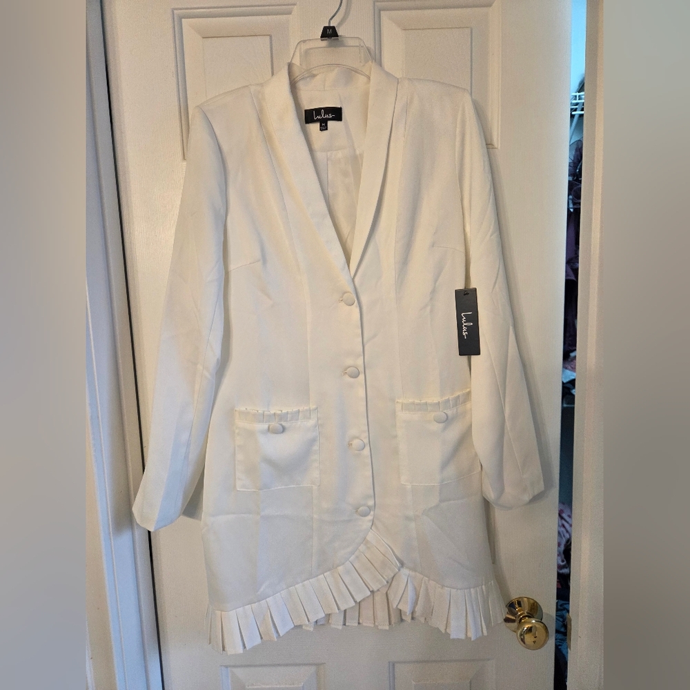 Lulu's Elegant White Blazer with Ruffle Detail
